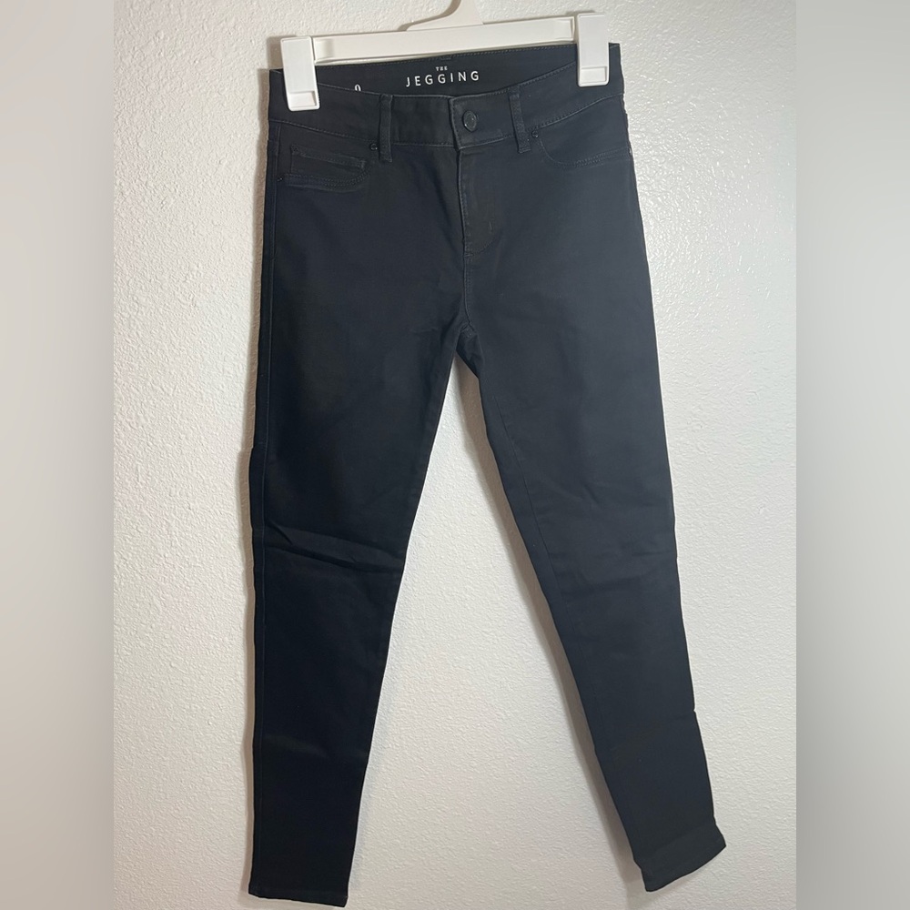 WHBM Black Skinny Jegging